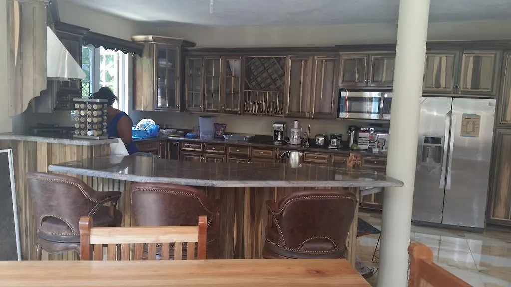 Privatunterkunft Waters Edge Guest House Montego Bay