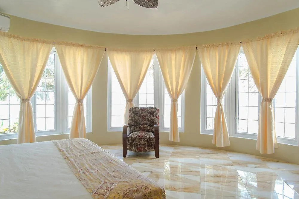 Waters Edge Guest House Montego Bay Jamaika