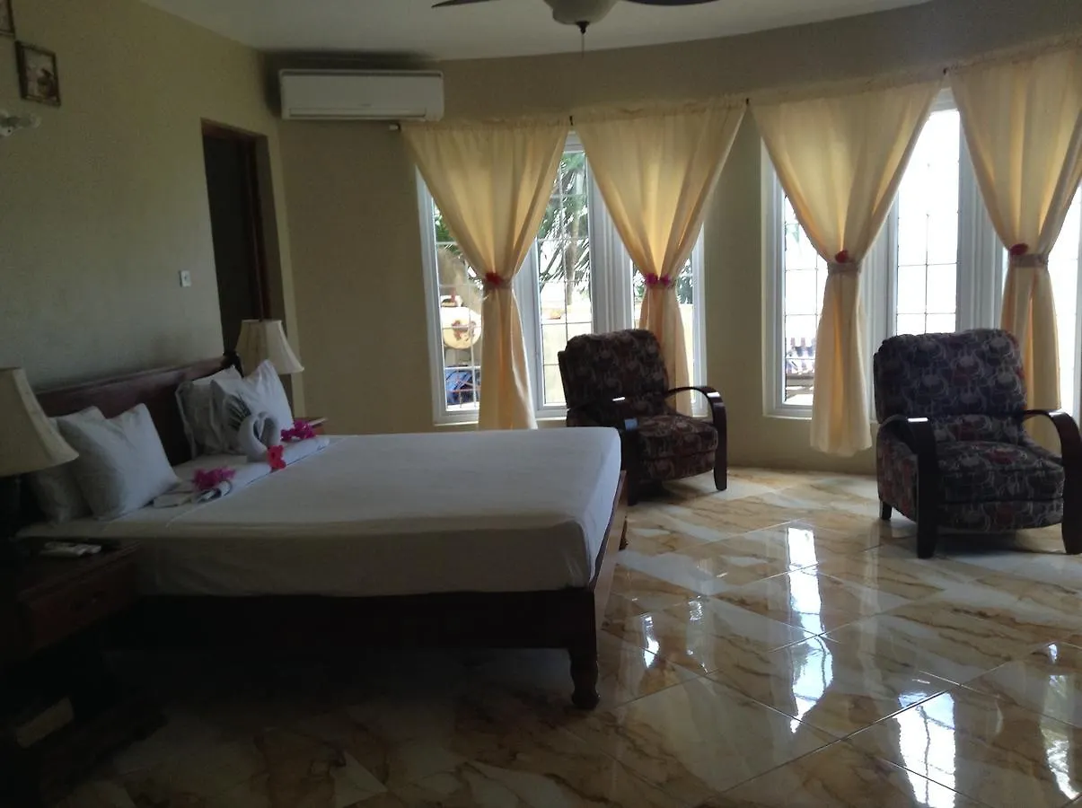 Waters Edge Guest House Montego Bay